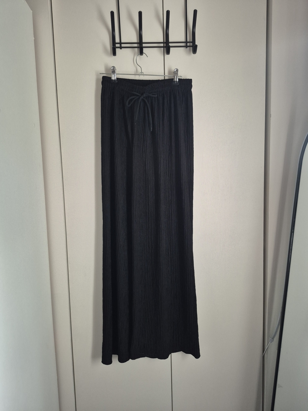 Women's Black Wide-Leg Pleated Drawstring Pants